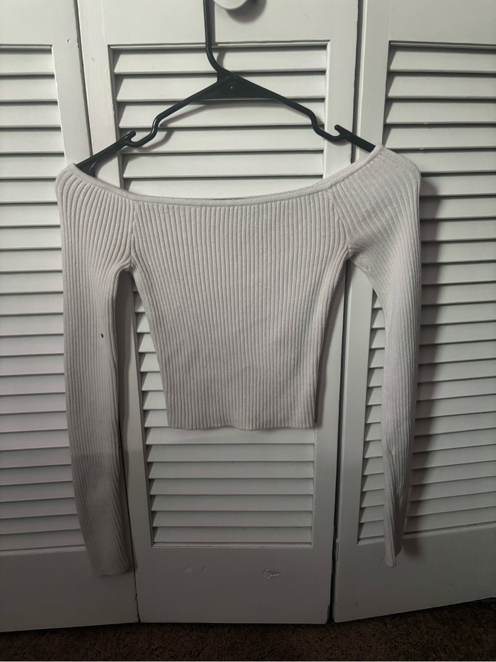Hollister Off-the-Shoulder Ribbed Sweater Top - Cream